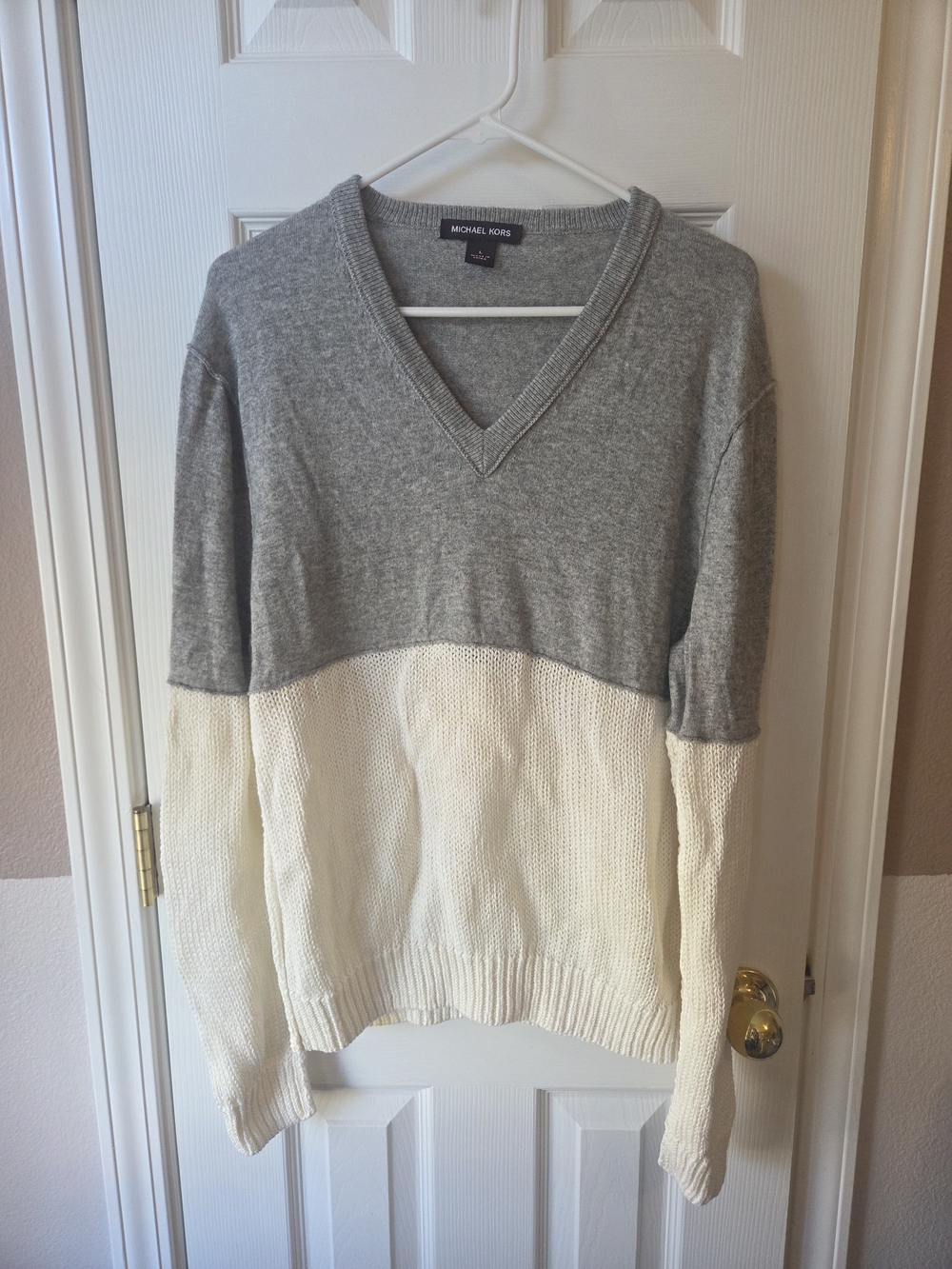 Michael Kors Men's Two-Tone V-Neck Sweater in Gray and Cream